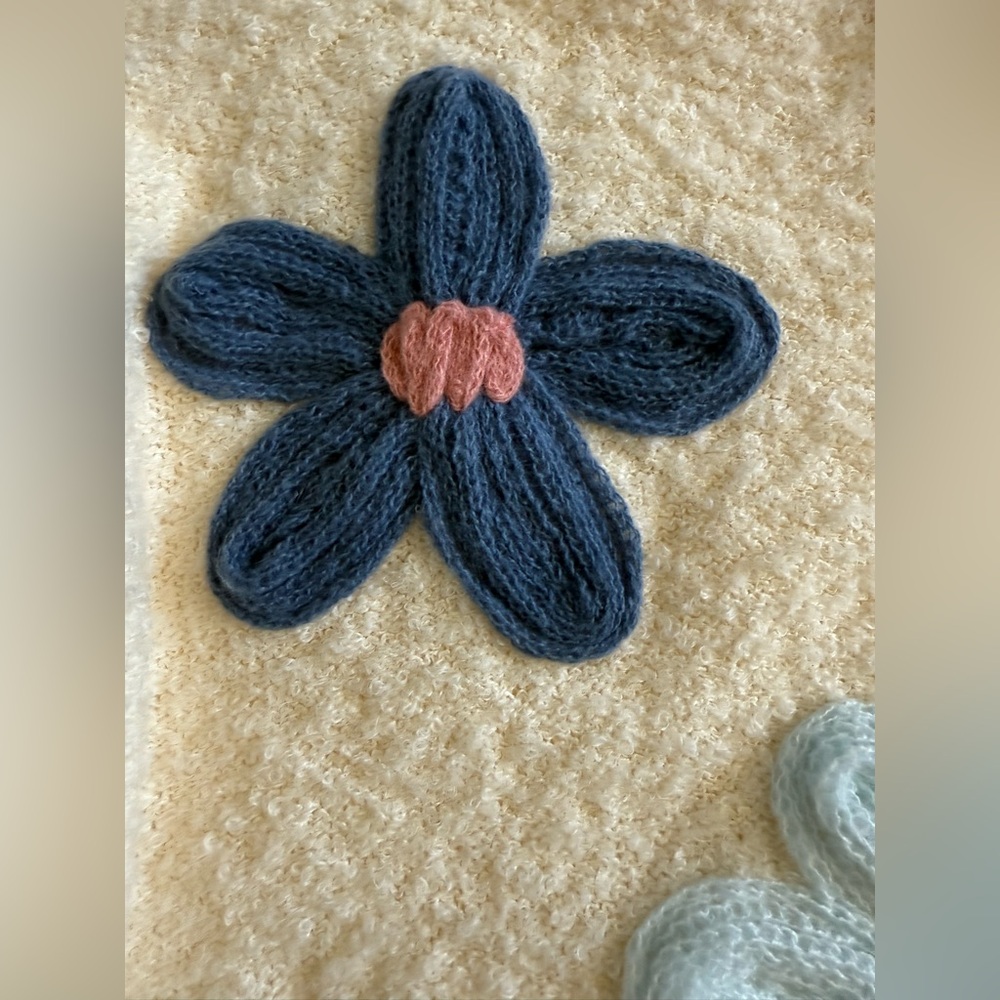 Women’s crochet flower cozy sweater size M granny core hippie boho‎ artsy - Picture 3 of 13